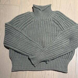 H&M Ribbed Knit Turtleneck Sweater in Gray